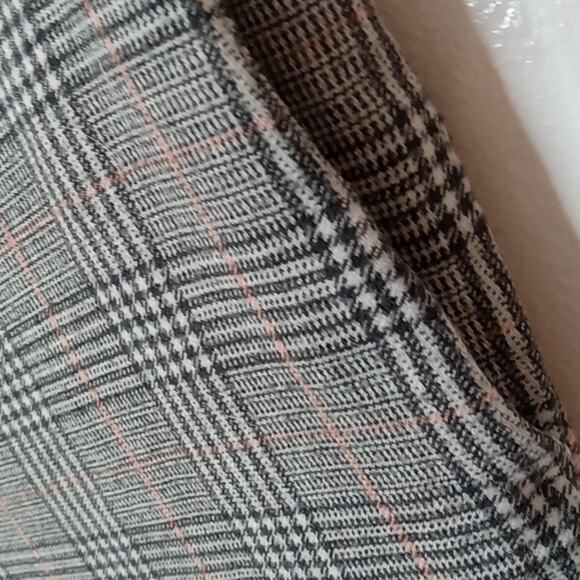 Old Navy plaid pull on Size 2 pants. - Picture 3 of 8